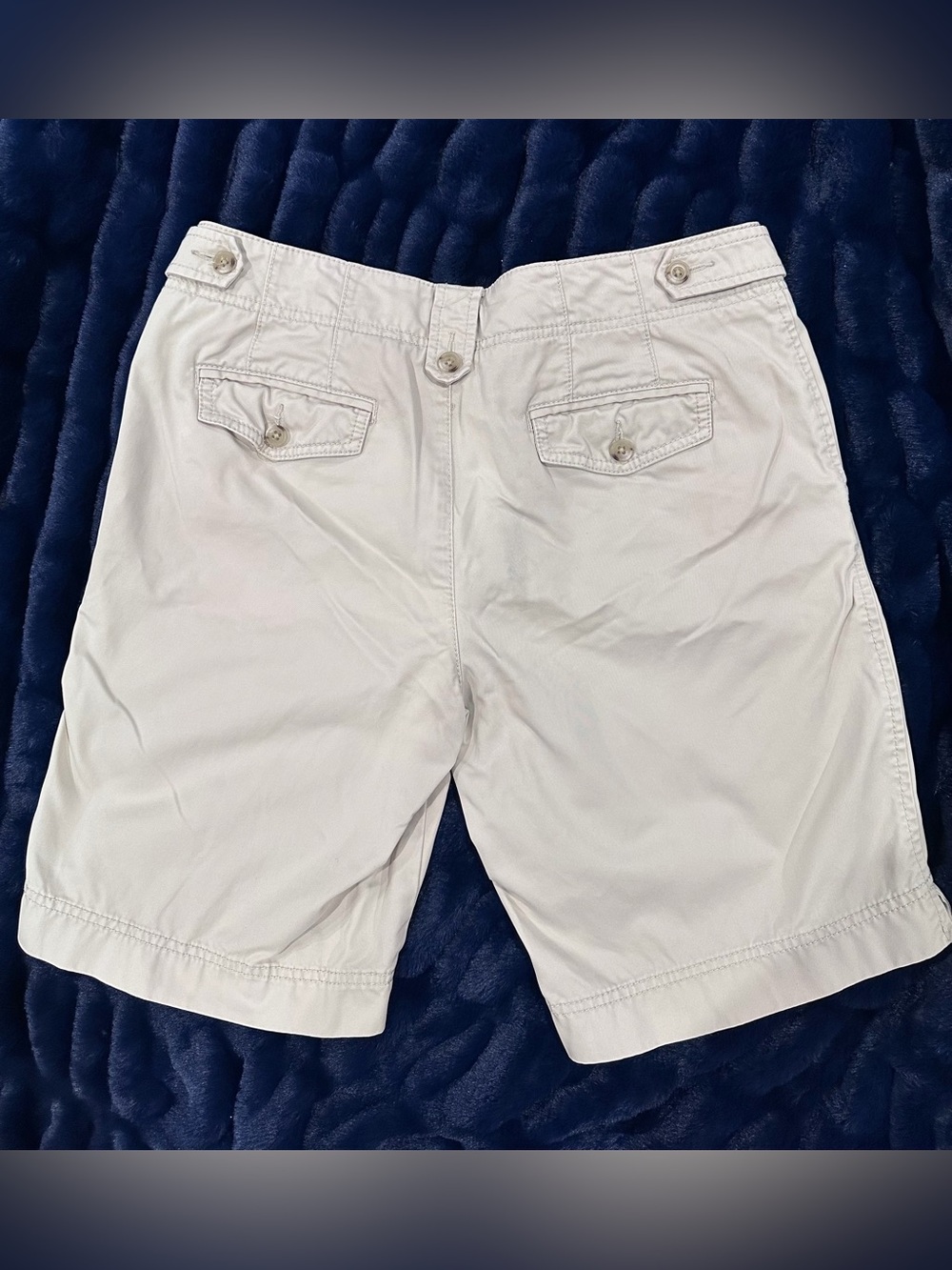 Eddie Bauer Vashon Fit Beige Women’s Shorts 10” inseam - size 8 - Picture 2 of 5